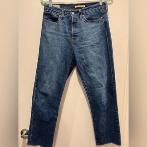 Levi’s wedgie ankle size 29